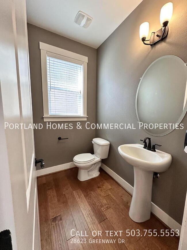 Building Photo - 3 Bed 2 1/2 Bath Wilsonville Gem ** $300 o...