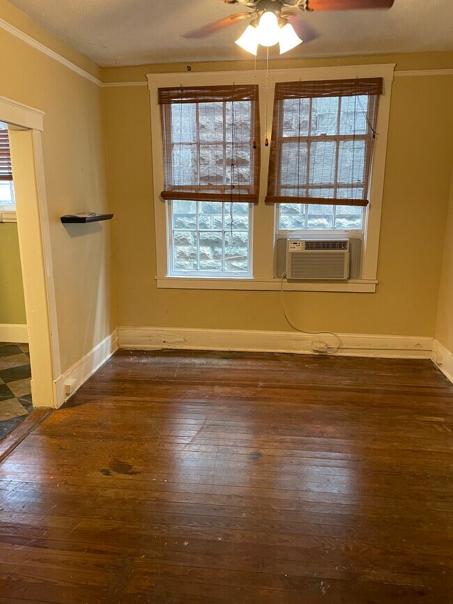 Living room - 210 E State St