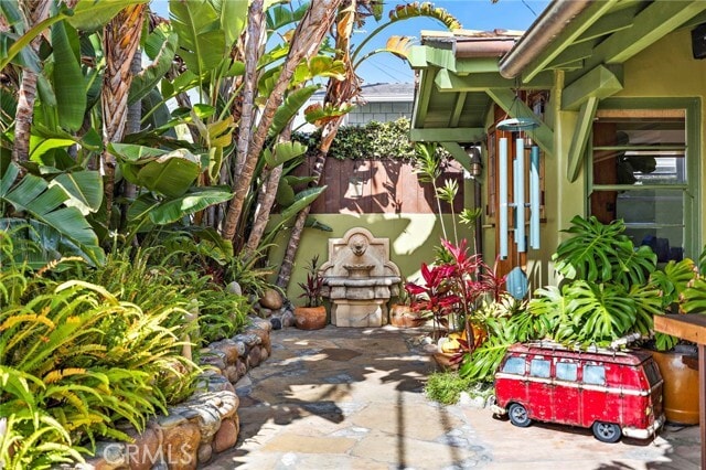 Building Photo - 773 St Ann's Dr