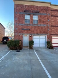 Building Photo - 8 NE 7th St