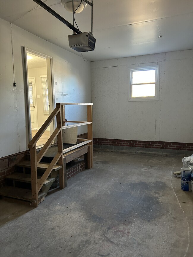 Building Photo - 702 62nd Ave N