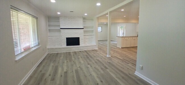 Building Photo - Beautiful 3 beds 2 baths in Grand Prairie!