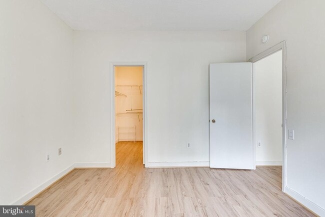 Building Photo - 955 26th St NW