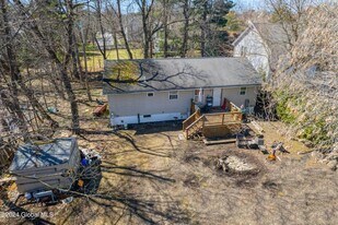 Building Photo - 99 1/2 Walworth St