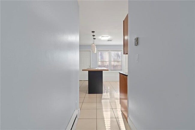 Building Photo - 102 Dixon St