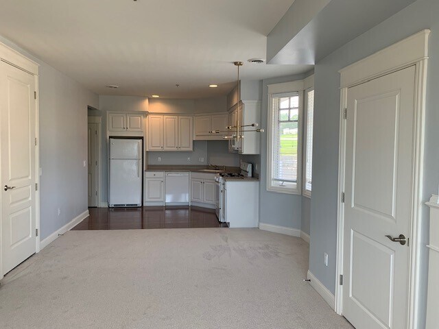 Building Photo - 725 Harbor Watch Dr