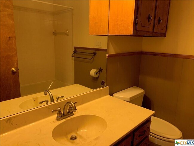 Building Photo - 422 Granada Dr