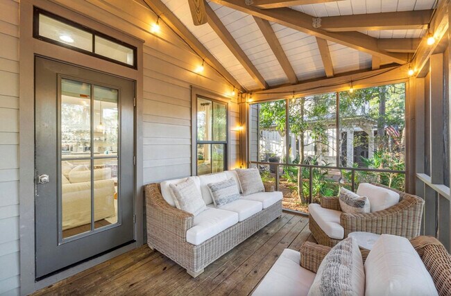 Building Photo - 587 Patina Blvd