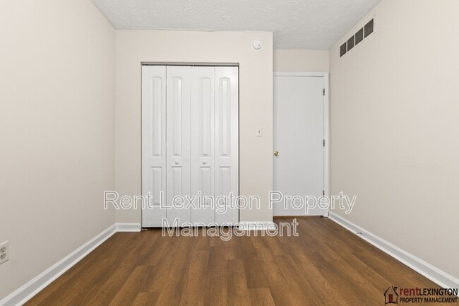 Building Photo - 208 Grayson Ct