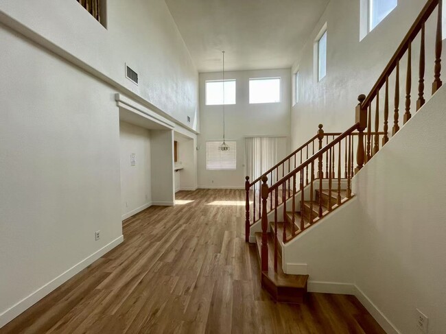 Building Photo - Sweet 2 stories single-family house with 4 bedrooms