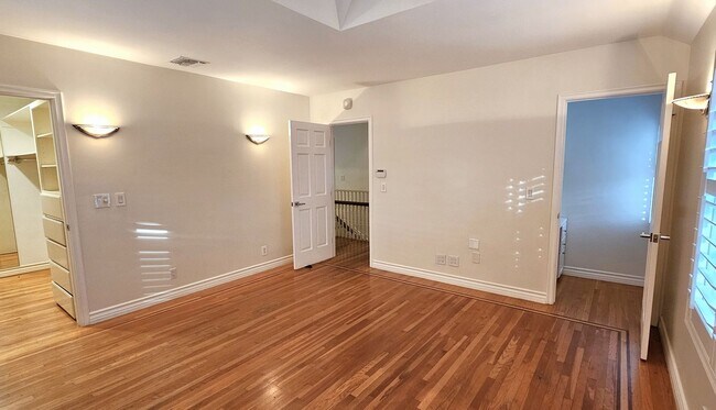 Building Photo - Stunning 3 Bedrooms, 2 Baths Valley Village home with detached, private Recording Studio