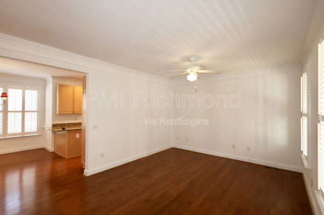 Building Photo - 728 S Pine St