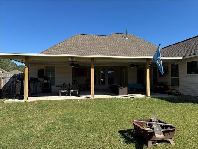 Building Photo - 1933 Bryce Dr