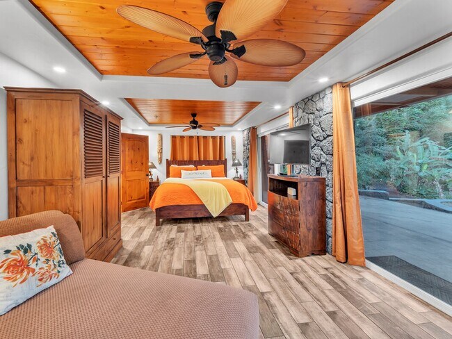 Building Photo - Oceanfront Estate: The Honolii Hale