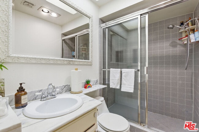 Building Photo - 4401 Moorpark Way