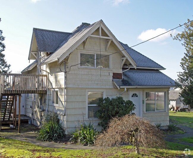 Primary Photo - 463 S Market Blvd