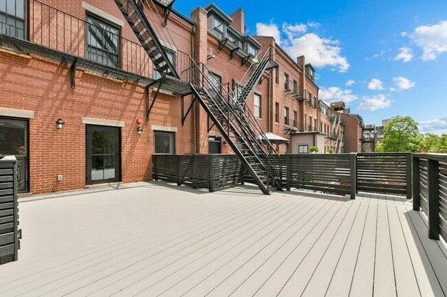 Building Photo - 541 Massachusetts Ave