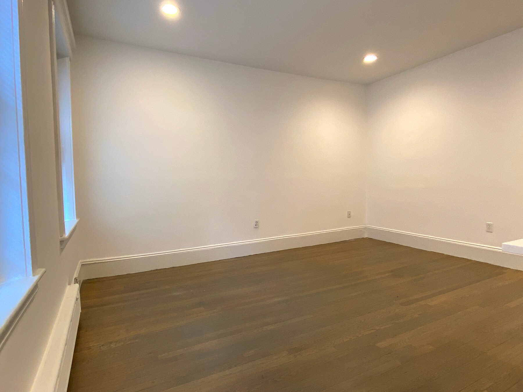 Building Photo - 11 Queensberry St