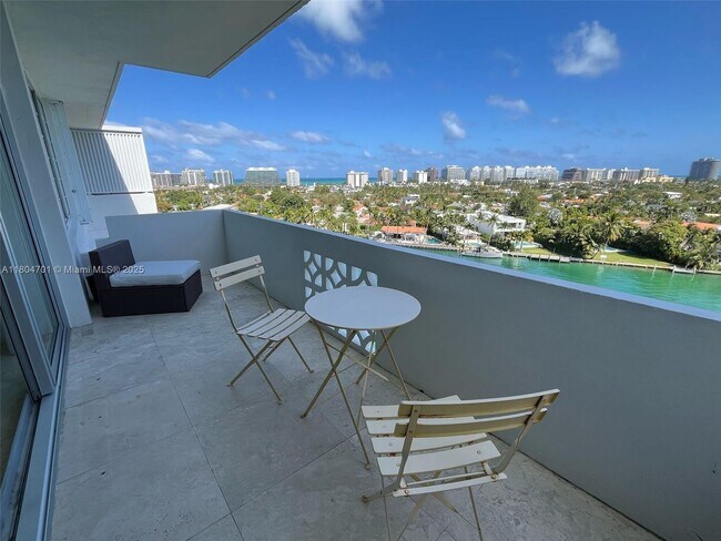 Building Photo - 9101 E Bay Harbor Dr