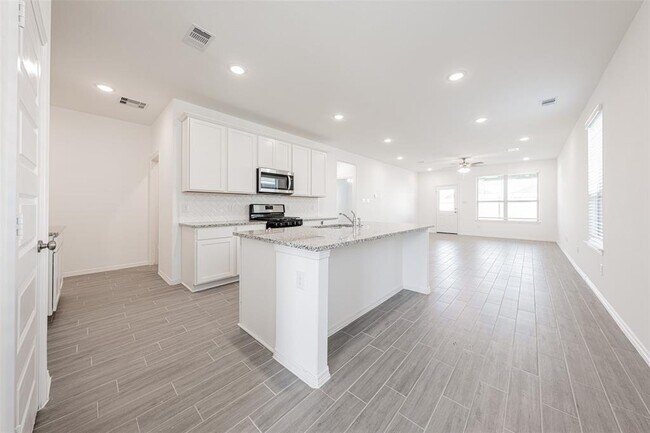 Building Photo - 5731 Tabula Rasa Dr