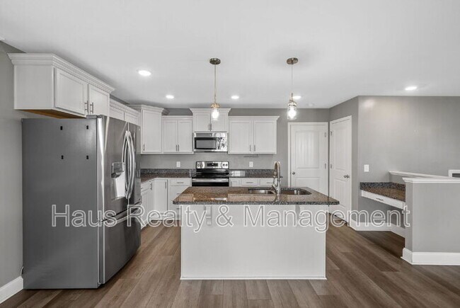 Building Photo - 191 Sambar Dr