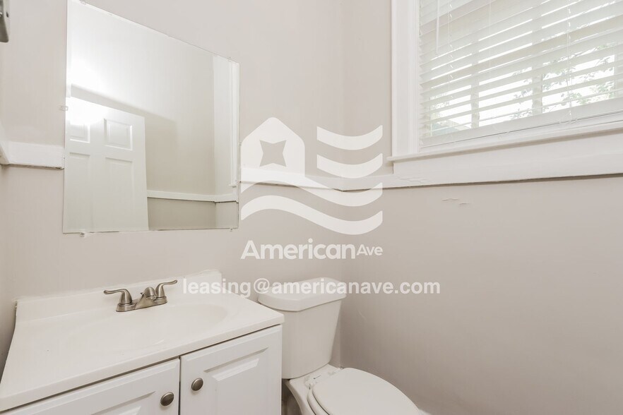 Building Photo - 3295 S Perry St