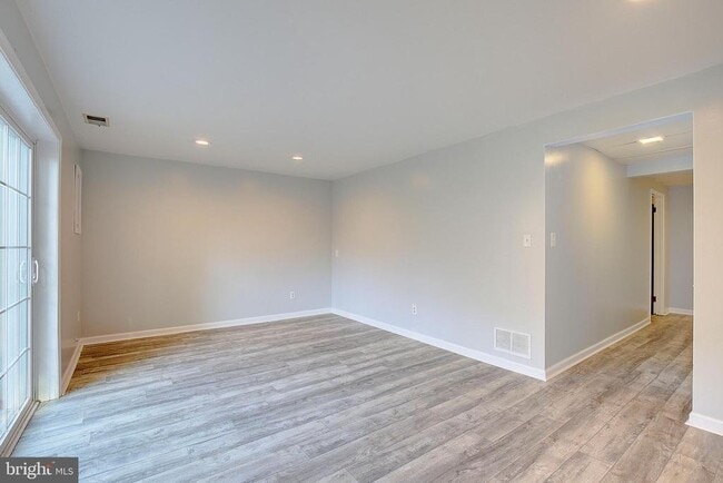 Building Photo - 1844 Sharwood Pl