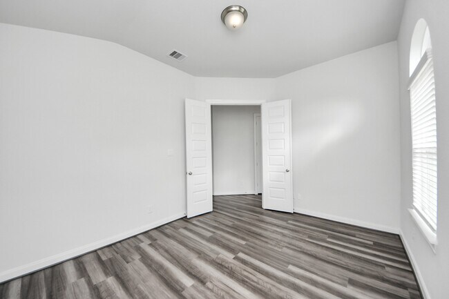 Building Photo - 8815 Arch Rock Dr