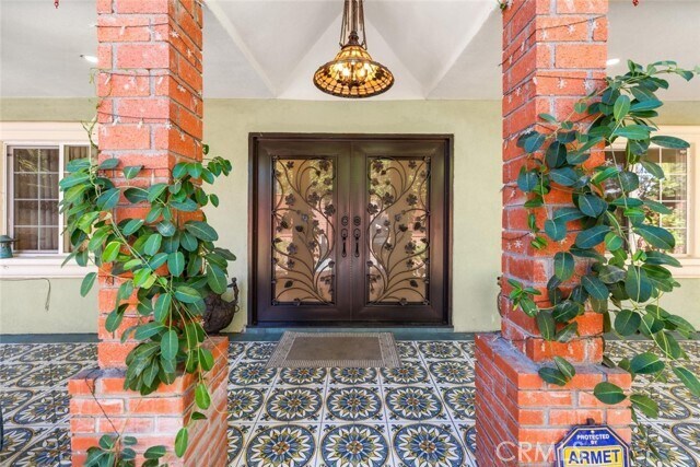 Building Photo - 13936 Magnolia Blvd