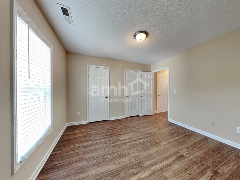 Building Photo - 4880 Manteo Ln