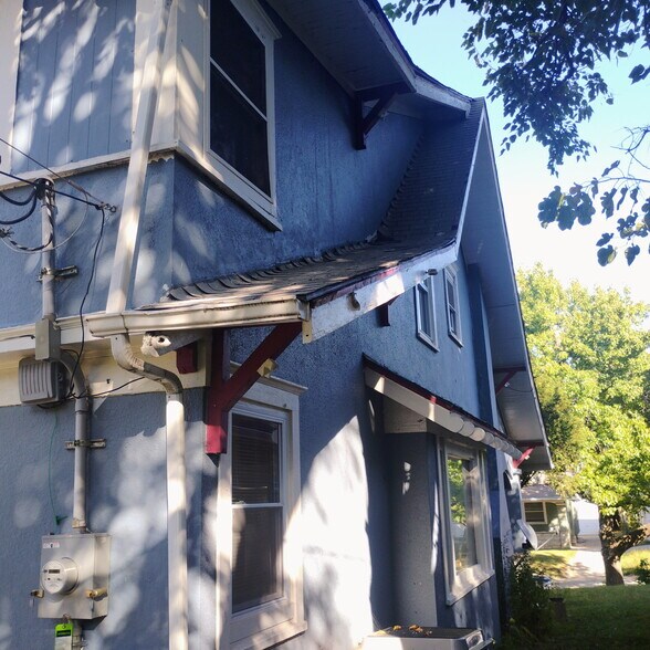 Building Photo - 2914 Bales Ave