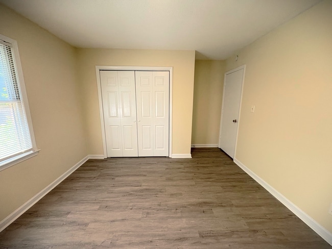 Building Photo - Condo on Chandler Drive near Cherry Park