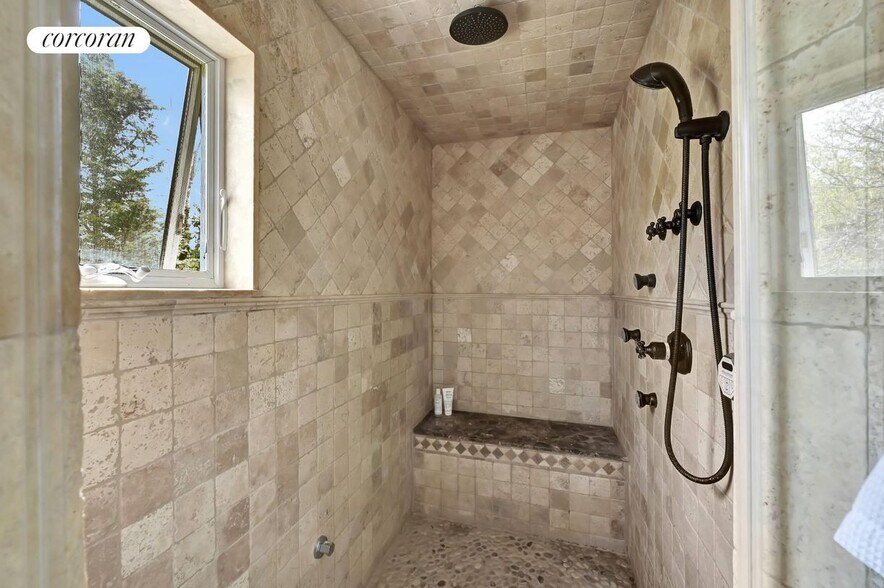 Building Photo - 9 Private Rd