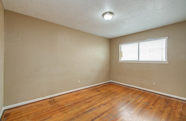 Building Photo - 2508 Grape Ln