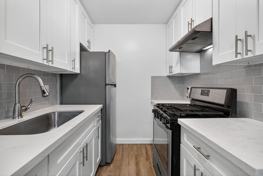 Building Photo - 1751 Cabrillo Ave