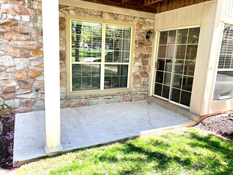 Building Photo - 1109 Foxmeadow Dr