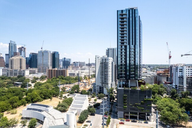 Building Photo - DOWNTOWN AUSTIN CONDO ON RAINEY STREET!! 1 BEDROOM 1 BATH - FULLY FURNISHED