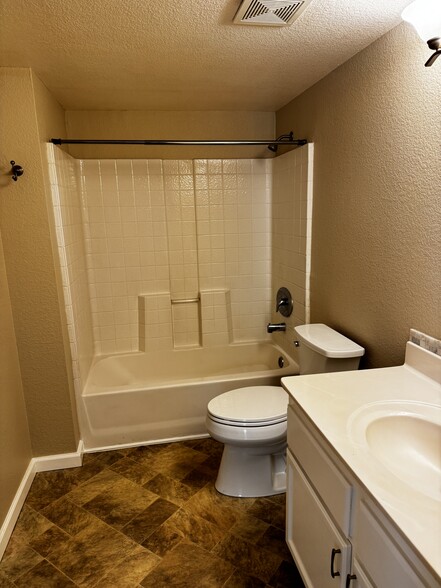 Building Photo - 2251 Wigwam Pky