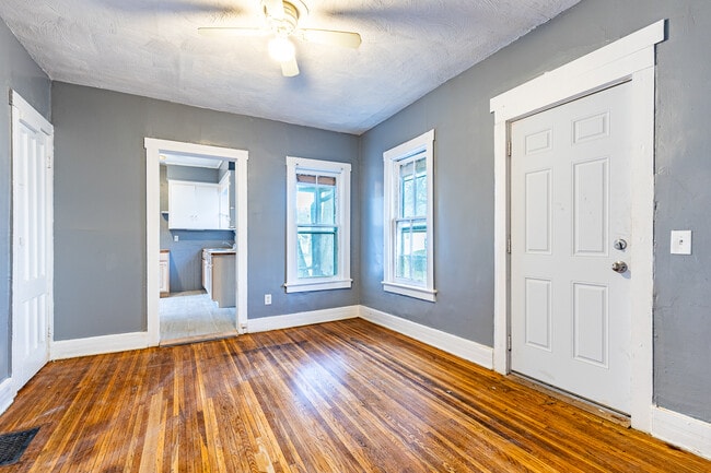 Building Photo - 243 Chamberlain St