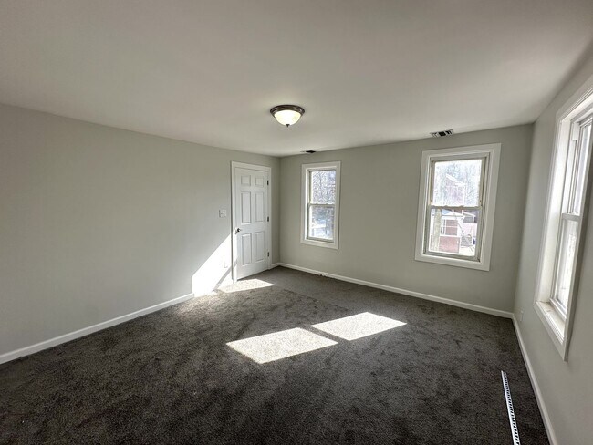 Building Photo - 21 Talmage Ave