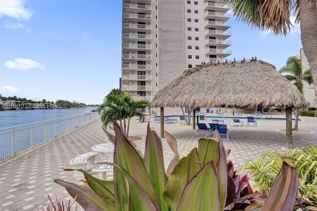 Building Photo - 1600 S Ocean Dr