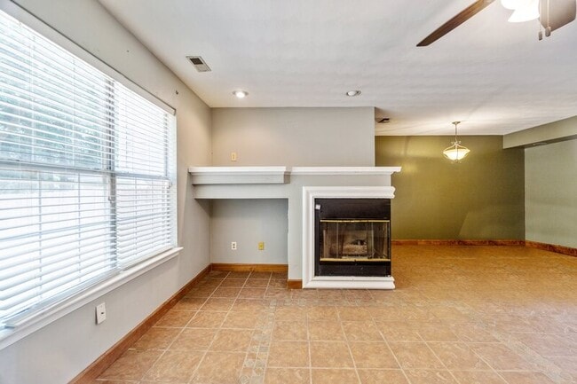 Building Photo - 1864 Abbotsbury Way