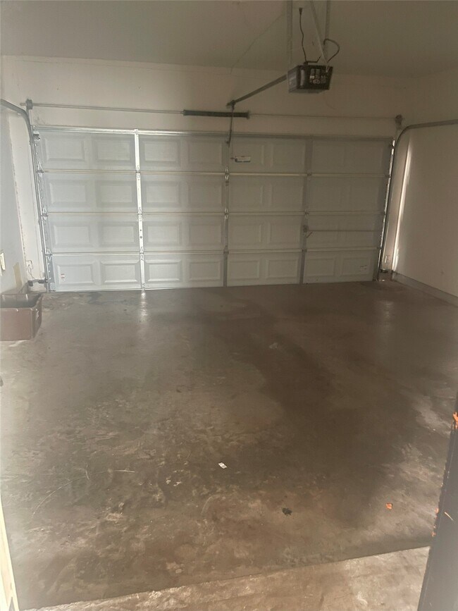 Building Photo - 5815 Vinemont Ln