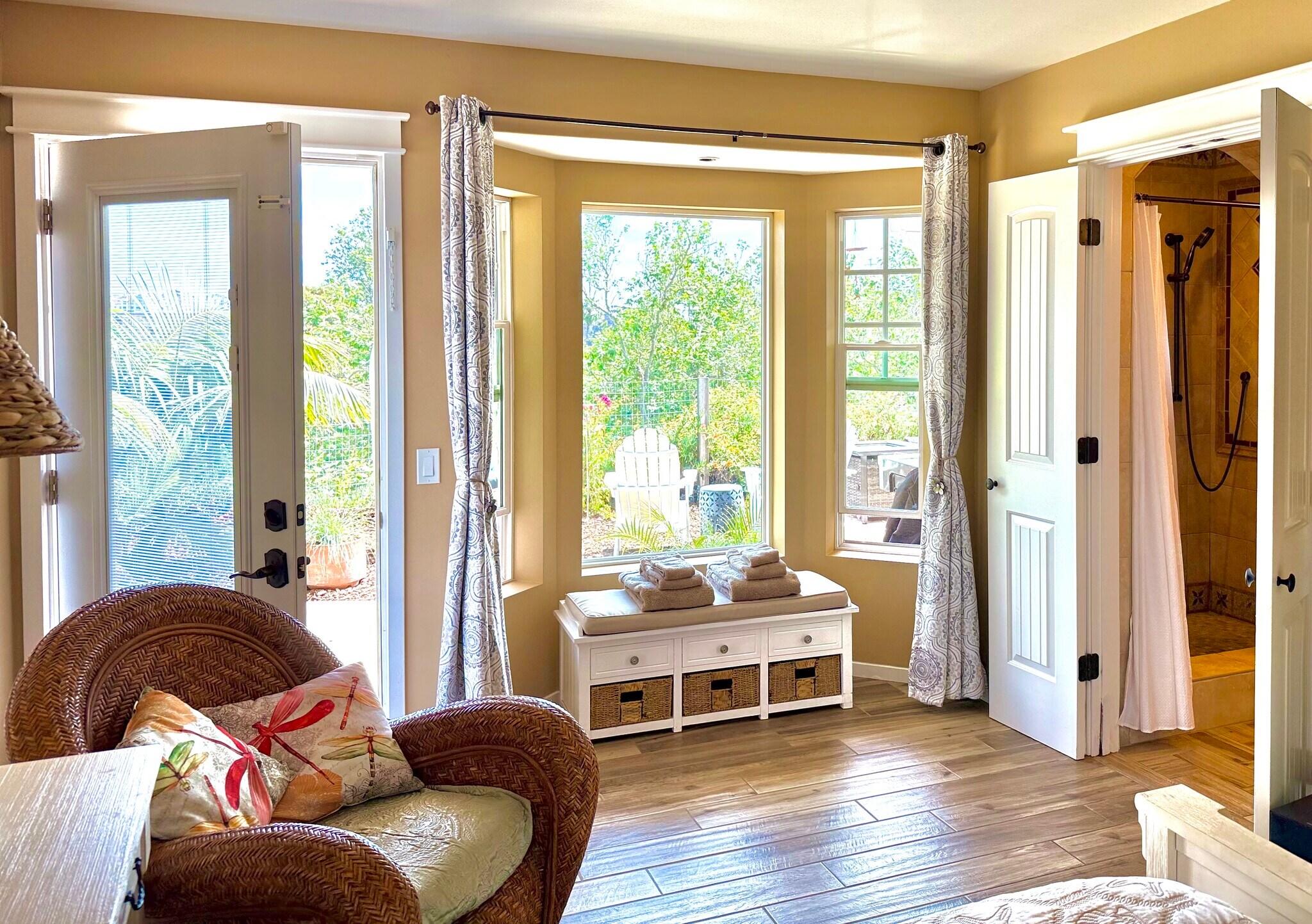 Wicker Chair and Bay Window Bench with Storage - 1507 San Jose St