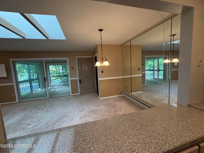 Building Photo - 10 Lexington Ct