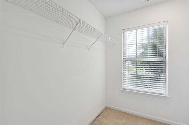 Building Photo - 372 Azalea Cir