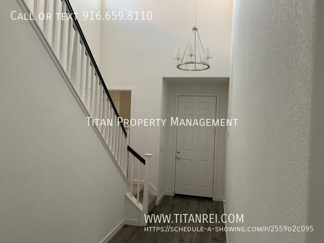 Building Photo - 1033 Oakbriar Cir