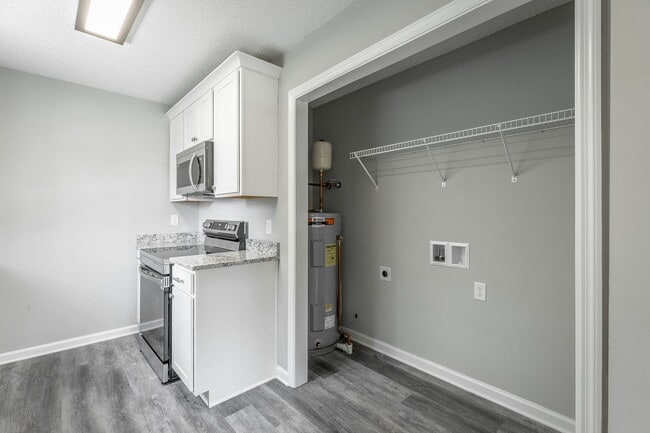 Building Photo - 4 bedroom 2 bath in the Southside (Mill Town)