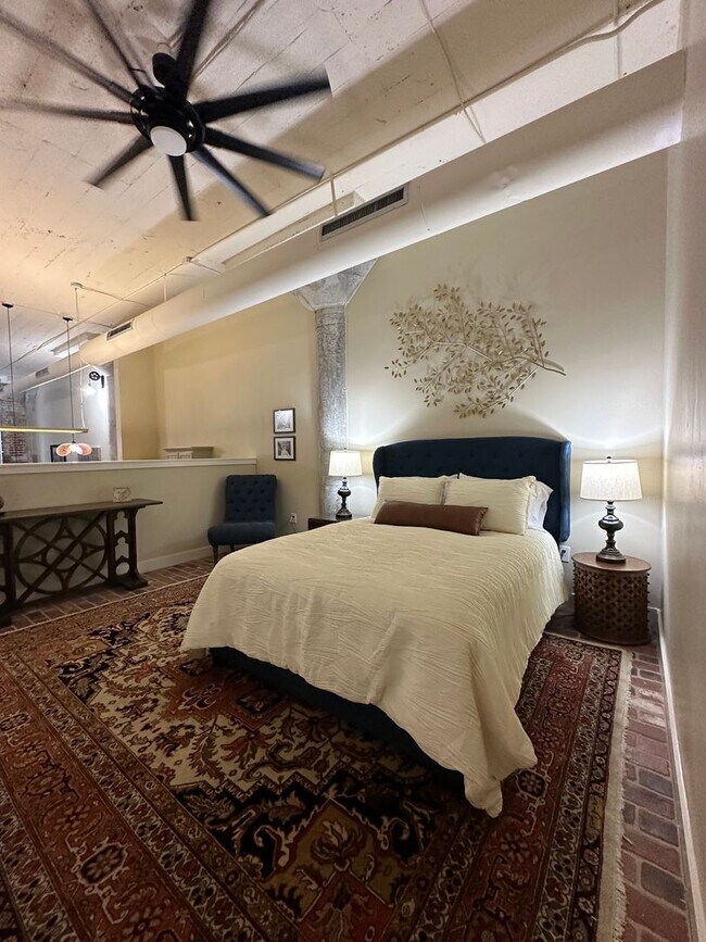 Building Photo - 1 BR/ 1BA at The Lofts with GATED GARAGE P...