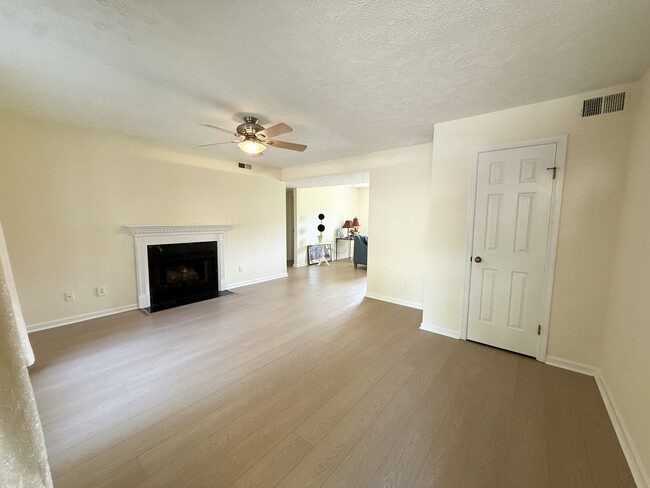 Building Photo - 297 Patriot Ln